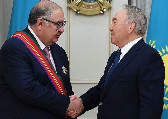Первый президент Казахстана вручил Алишеру Усманову орден Дружбы