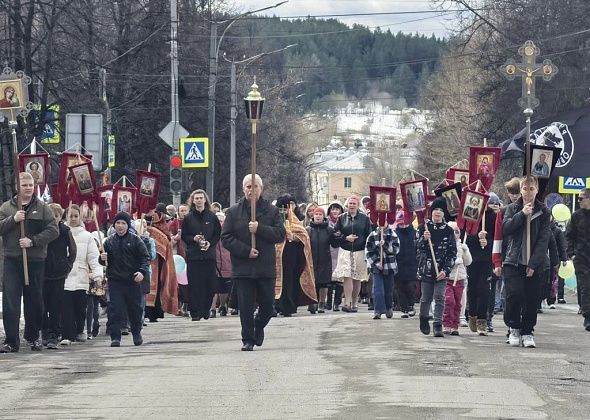 В Краснотурьинске прошли детский крестный ход и праздничная программа в честь Пасхи