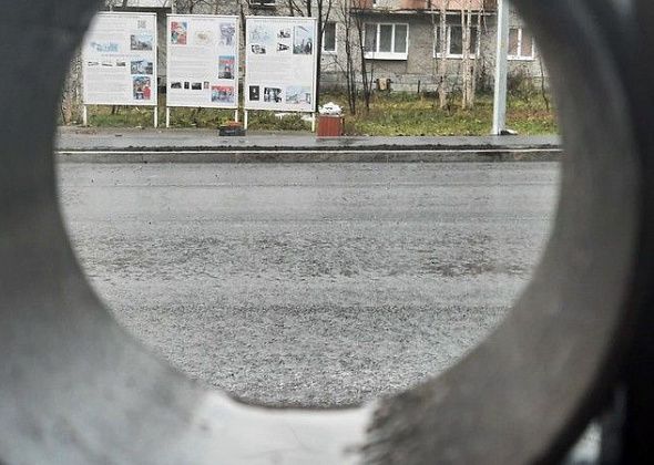Автомобилисты ездят по неоткрытой Октябрьской