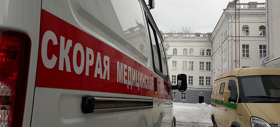 Санитаров на «Скорой» больше нет. А в больнице переносить умерших просят... пациентов