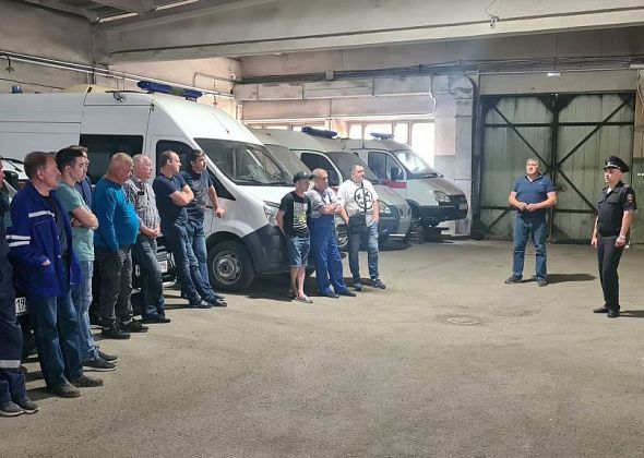 Сотрудники ГИБДД встретились с водителями «Скорых»: призвали не нарушать ПДД и быть вежливыми