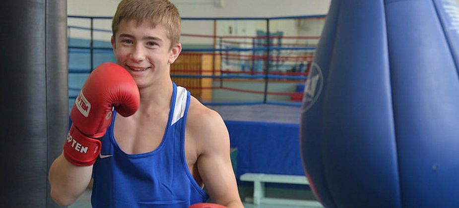 Краснотурьинец участвует в чемпионате страны по боксу среди взрослых. Уже есть победа 