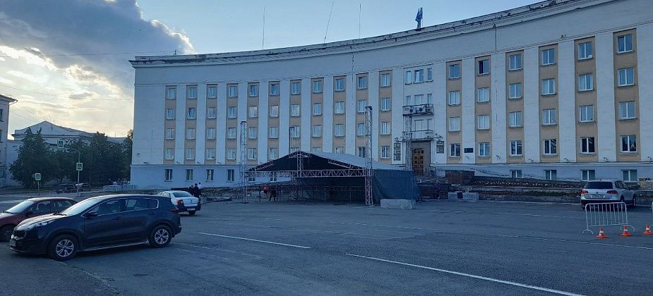Монтаж и демонтаж сцены на День города обошелся в 180 000 рублей