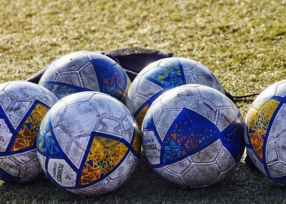 Краснотурьинцы пробились в финальные игры футбольного первенства области