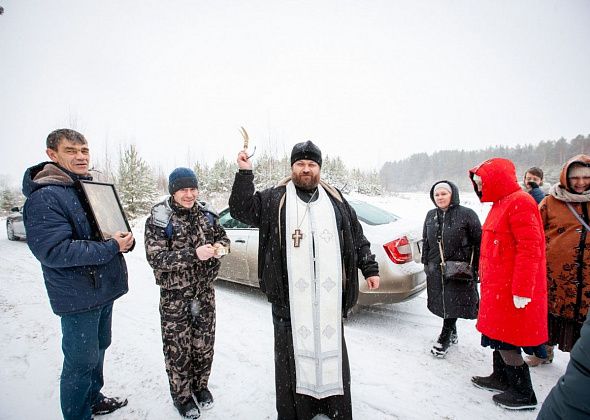 Православные проехали крестным ходом. Они защищали горожан от коронавируса