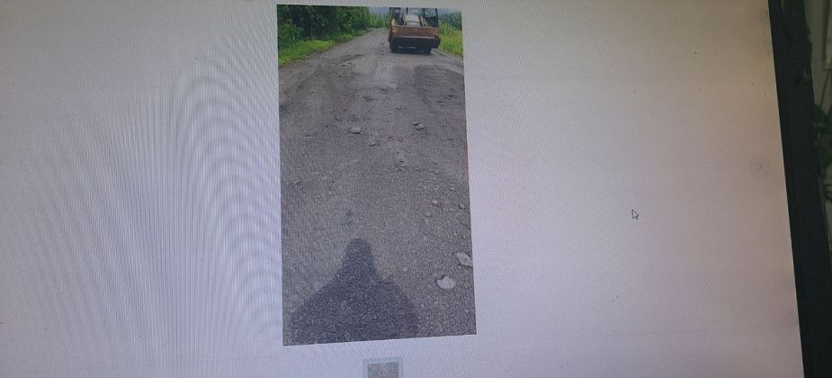 Засыпали яму на грунтовой дороге в районе Медной Шахты, на которую жаловались читатели
