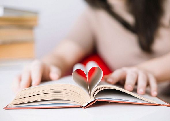 Более 300 изданий передали горожане в библиотеки и соцучреждения