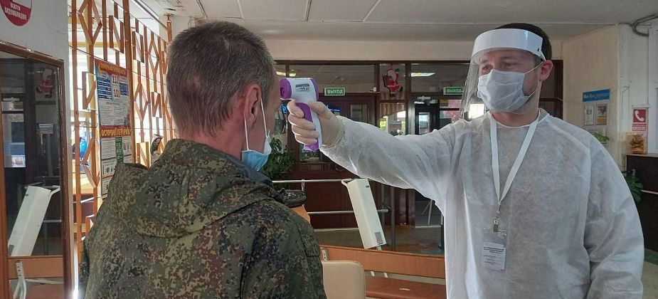 Единый день голосования: на самый большой участок города избиратели пришли еще до открытия