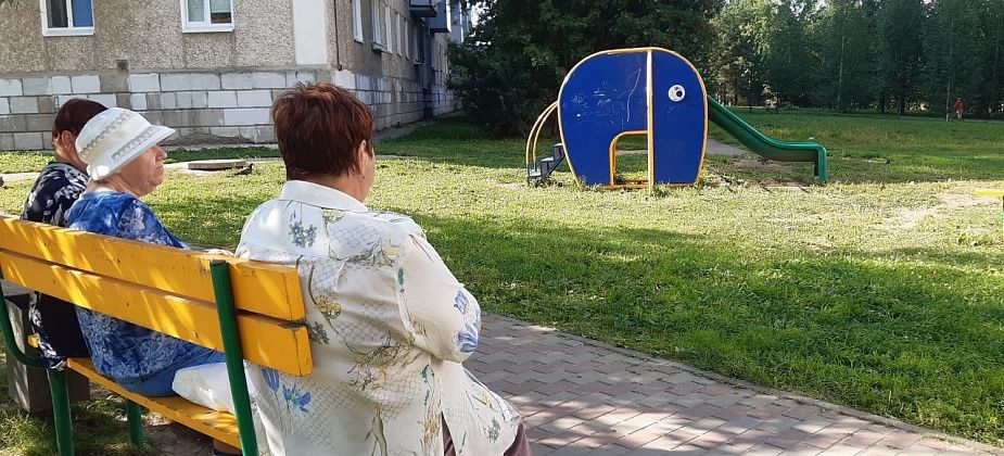 В Краснотурьинске демонтируют качели и горки. За новые жильцам придется заплатить