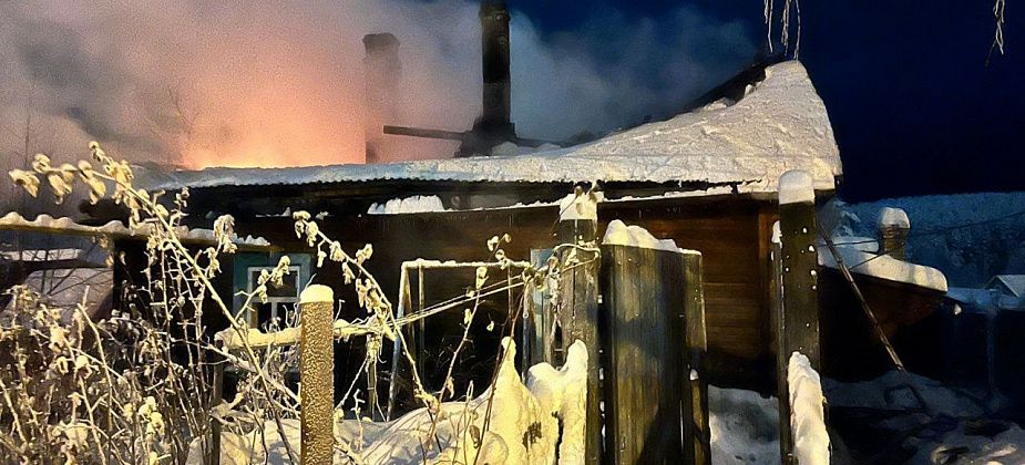 Два человека погибли в пожаре на улице Южной в Краснотурьинске