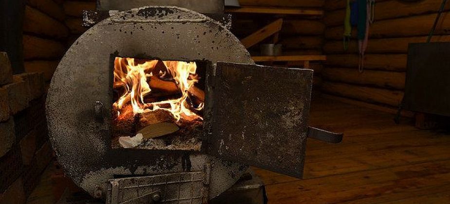 Ночью сгорела баня на 42 квартале