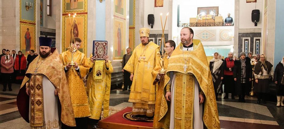 В соборе Максима Исповедника встретили Новый год 60 прихожан