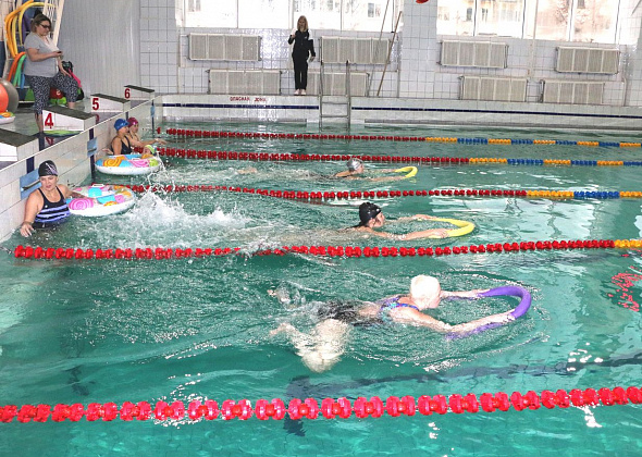 Сотрудницы РУСАЛа соревновались в "Веселых стартах" на воде