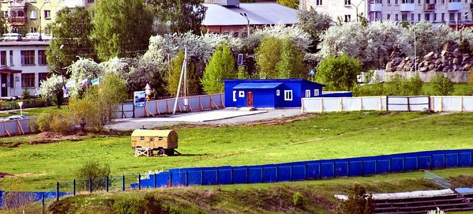 В мэрии рассказали, почему на стройке ледового ФОКа до сих пор не ведутся работы 