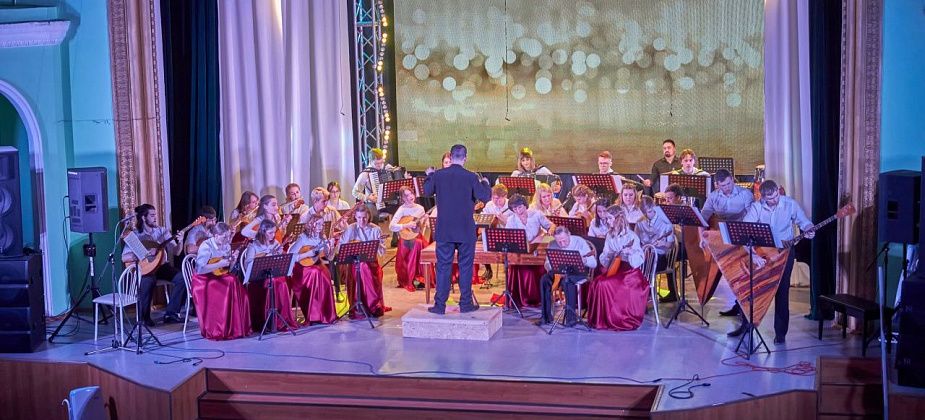 «Хочется слушать снова и снова»: оркестр русских народных инструментов имени Александра Ляшенко «взорвал» концертный зал