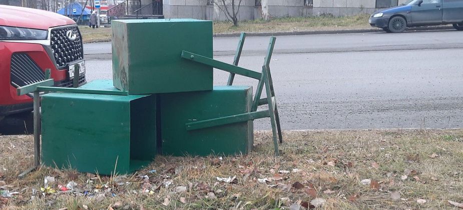 В Краснотурьинске начали убирать урны с перекрестков