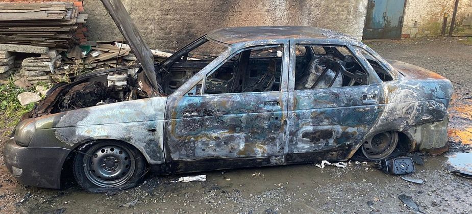 "Приору" девушки сжег сотрудник МЧС: "Сгорела за четыре минуты"