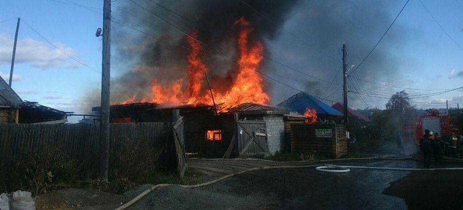 В Краснотурьинске – крупный пожар