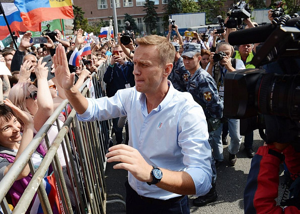 Навального из больницы доставили в спецприемник. Лечащий врач была против