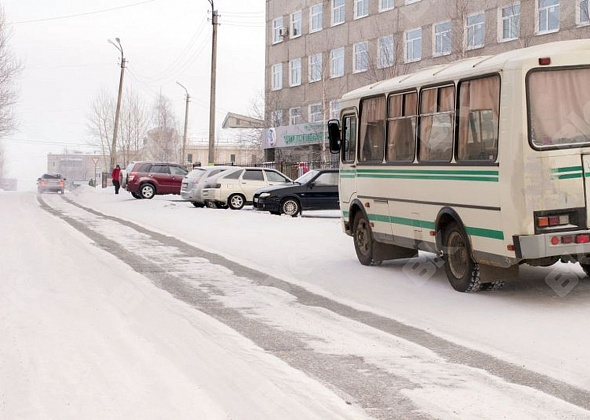 В Краснотурьинске психически нездоровый мужчина угнал автобус и повредил его в поселке Андриановичи