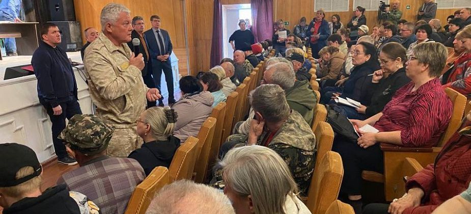 Погорельцам в Сосьве по поручению Евгения Куйвашева оказывается необходимая помощь