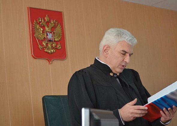 Краснотурьинскому судье вручили почетную награду