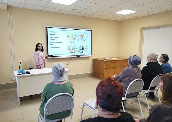 В Школе для пациентов с сахарным диабетом начали использовать интерактивную панель