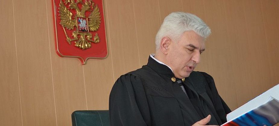 Краснотурьинскому судье вручили почетную награду