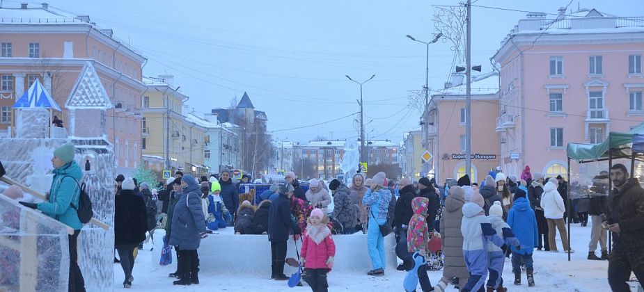 Новогодний городок потребовал еще 100 тысяч 