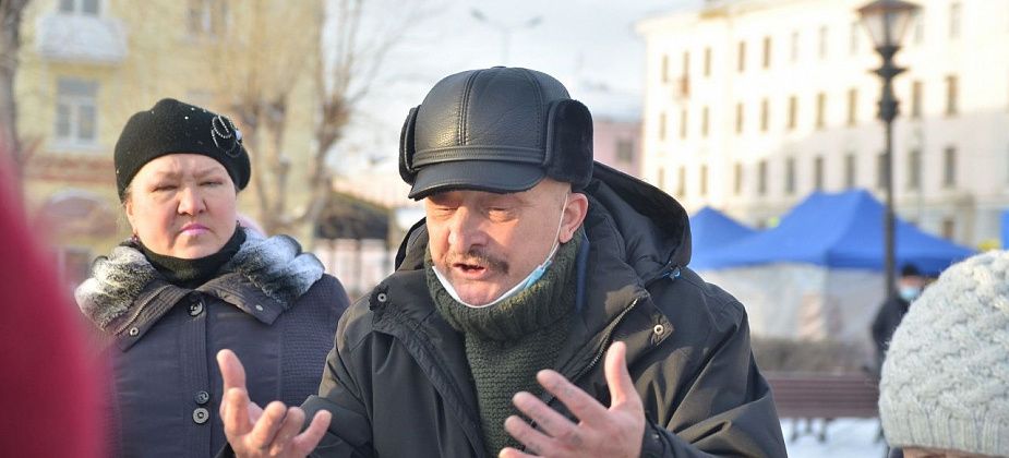 «Мы хотя бы покажем, что против»: краснотурьинцы вышли на площадь за отмену QR-кодов