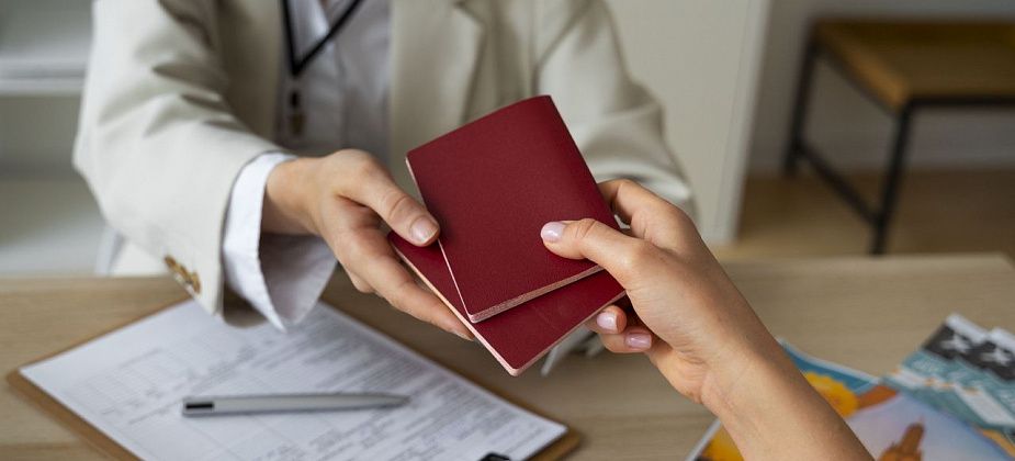 Гендиректора фирмы будут судить за нарушение при оформлении мигрантов