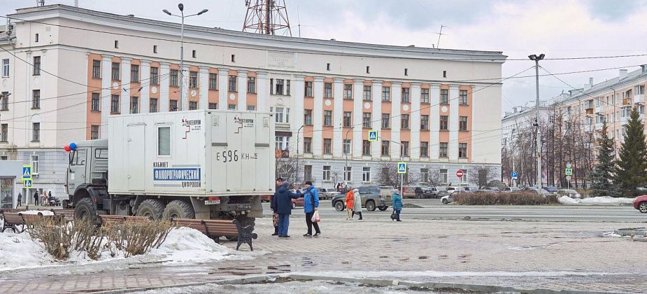 Полсотни горожан проверили здоровье на центральной площади