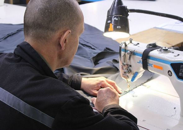 В краснотурьинской ИК-3 сошьют почти 5 тысяч шапок-ушанок для осужденных