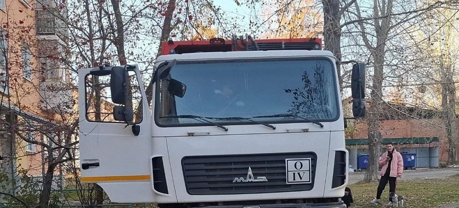 Материалы по смертельному наезду мусоровоза на пенсионерку передали в следствие