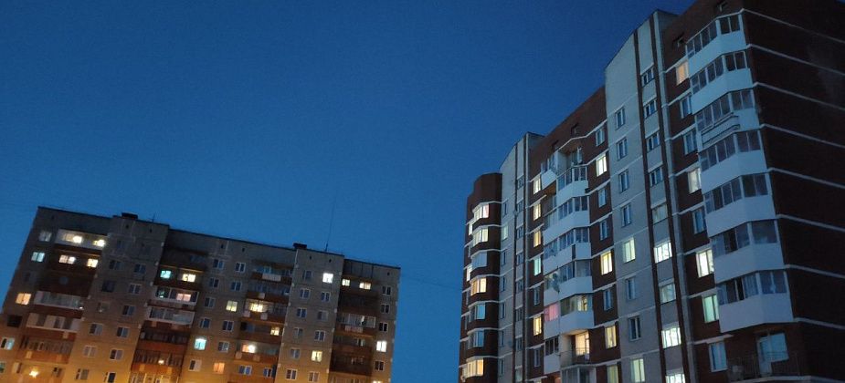 “Отключают свет на пару минут”. Горожане пожаловались на ночные перебои с электроснабжением