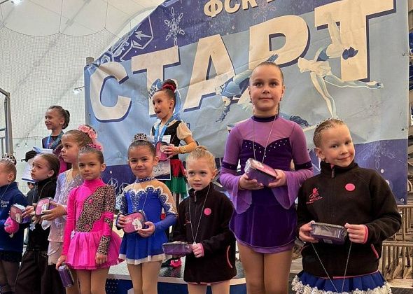 Четверо юных фигуристов вернулись с наградами из Верхней Салды