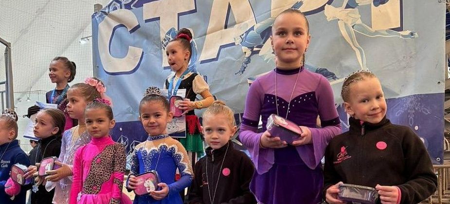Четверо юных фигуристов вернулись с наградами из Верхней Салды