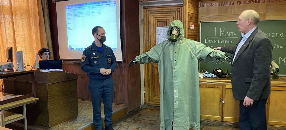 Сотрудники МЧС провели уроки ОБЖ  