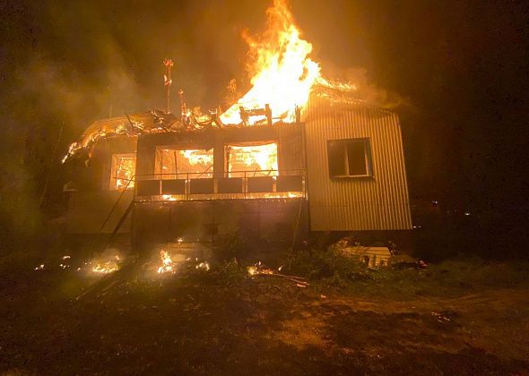 В пригороде Краснотурьинска сгорел дом 