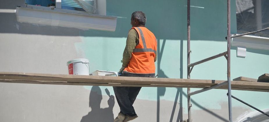 Уголовное дело против предпринимателя, по вине которого погиб рабочий, прекратили и назначили судебный штраф