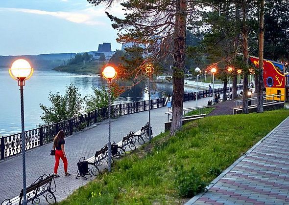Кто ответит за набережную? Исправлять недочеты самого популярного места в городе никто не спешит