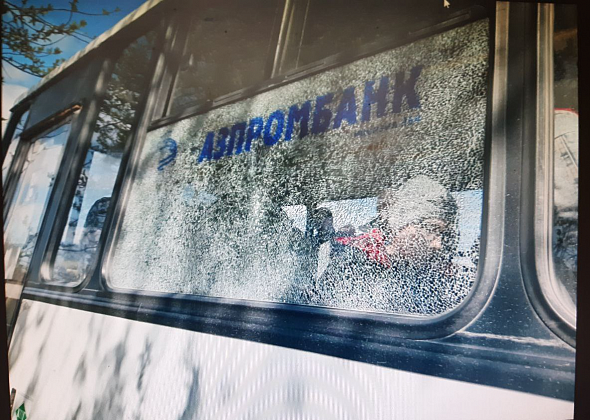 В Краснотурьинске дети повредили окно маршрутного автобуса