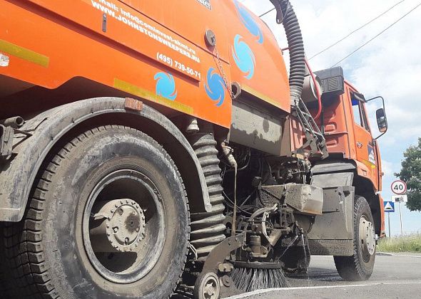 В Краснотурьинске началась механизированная уборка автодорог