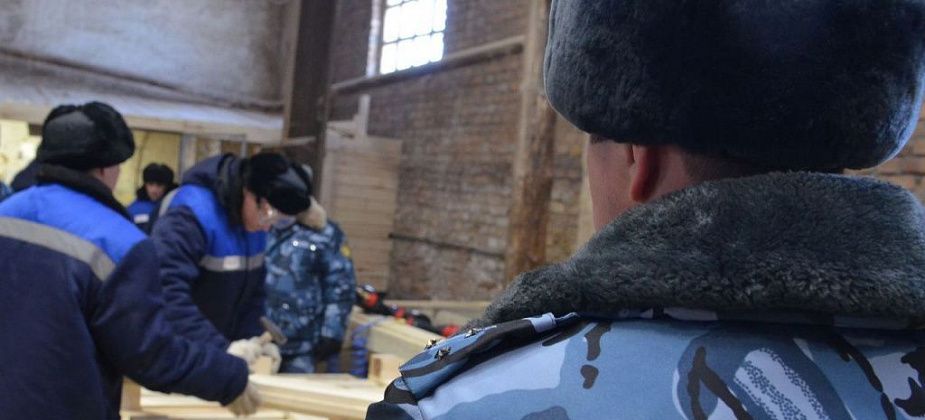 Суд отказал экс-сотруднику колонии, осужденному за взятки, в смягчении приговора