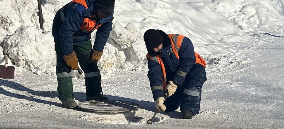 Коммунальщики просят горожан сообщать об открытых люках