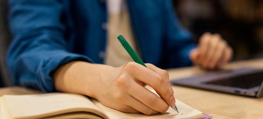Выпускники готовятся к экзаменам. Публикуем даты ЕГЭ и ОГЭ на 2023 год