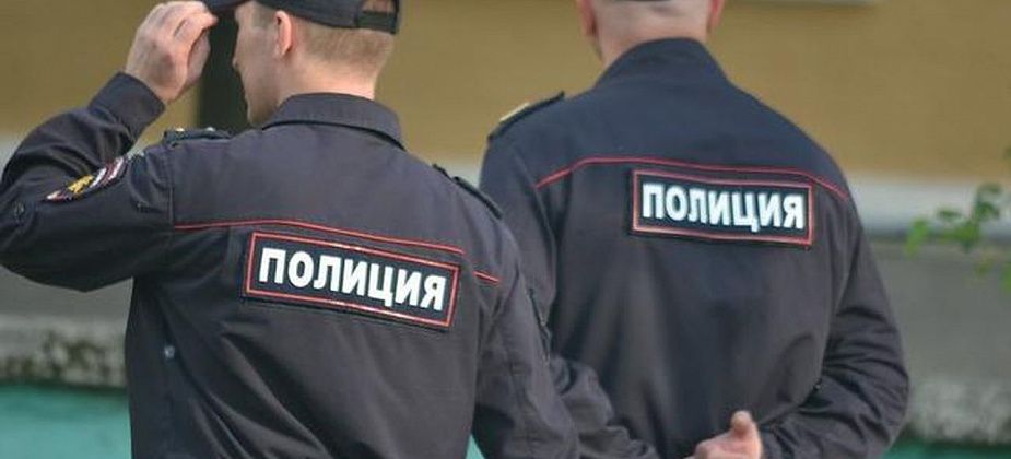 Полицейские пришли к журналистам из-за сбора подписей за прямые выборы
