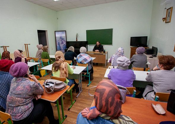 Горожане возобновили обучение в православной школе для взрослых