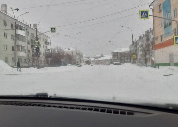 В Краснотурьинске больше недели не могут отремонтировать светофор