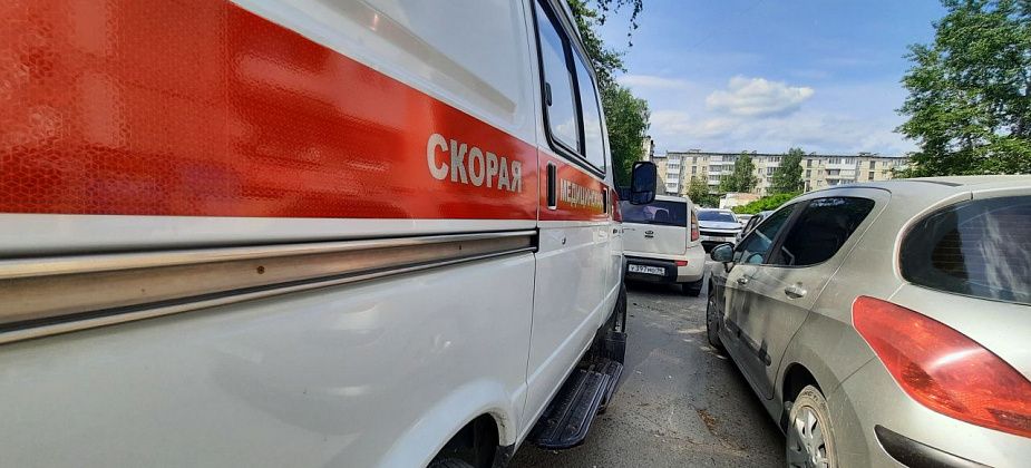 В горбольнице сообщили о состоянии самокатчика, которого сбила машина 